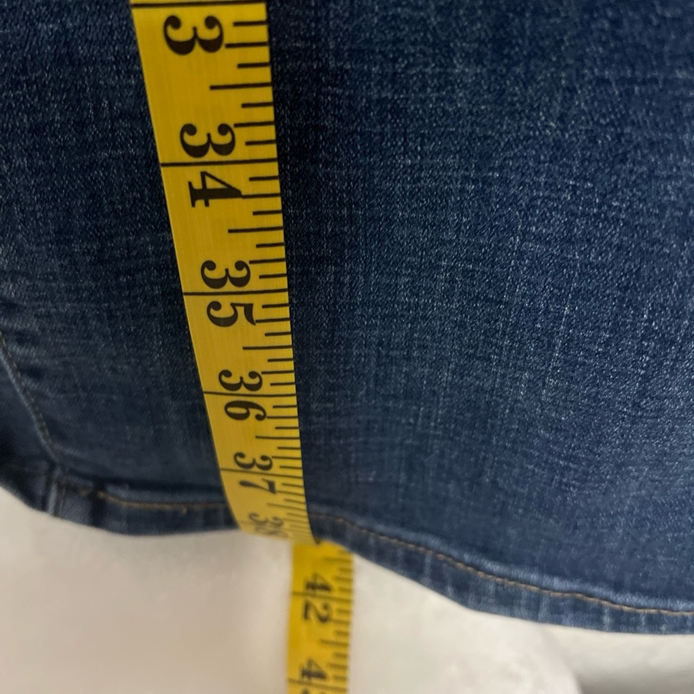 Levis Woman’s Classic Boot Cut Stretch Dark Wash Size 18W - Picture 8 of 10